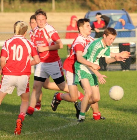 Action from the championship game between Aodh Ruadh and Dungloe.