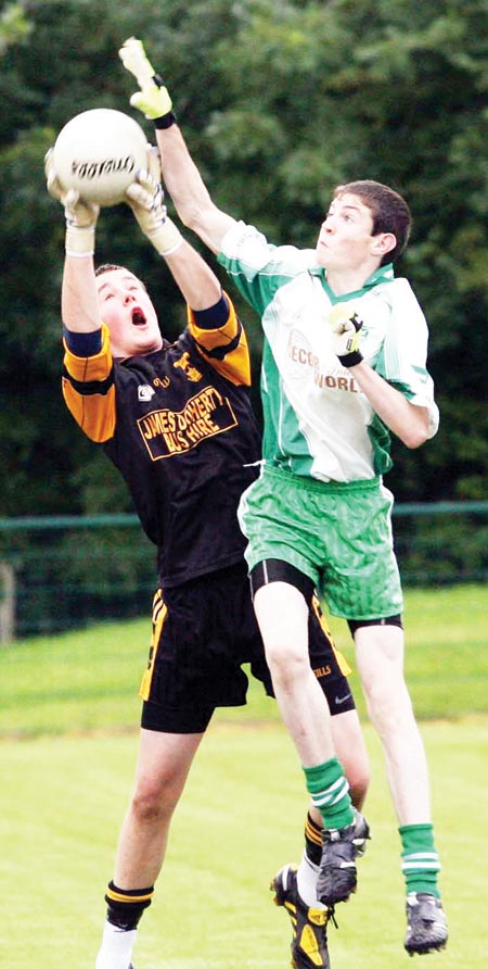 Action from the 2010 u-16 county semi-final between Aodh Ruadh and Saint Eunan.