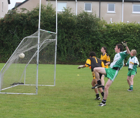 Action from the Óg Sport county finals.