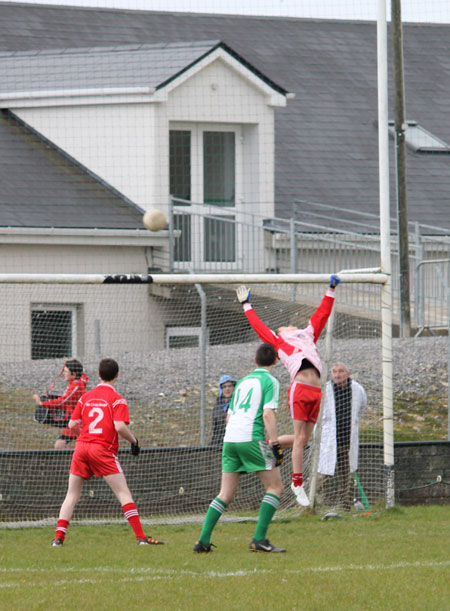 Action from the Southern Minor League final between Aodh Ruadh and Killybegs.