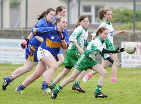 Action from the under 14 ladies league game between Aodh Ruadh and Kilcar.