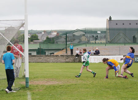 Action from the under 14 ladies league game between Aodh Ruadh and Kilcar.