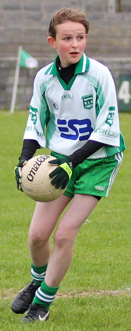 Action from the under 14 ladies league game between Aodh Ruadh and Kilcar.