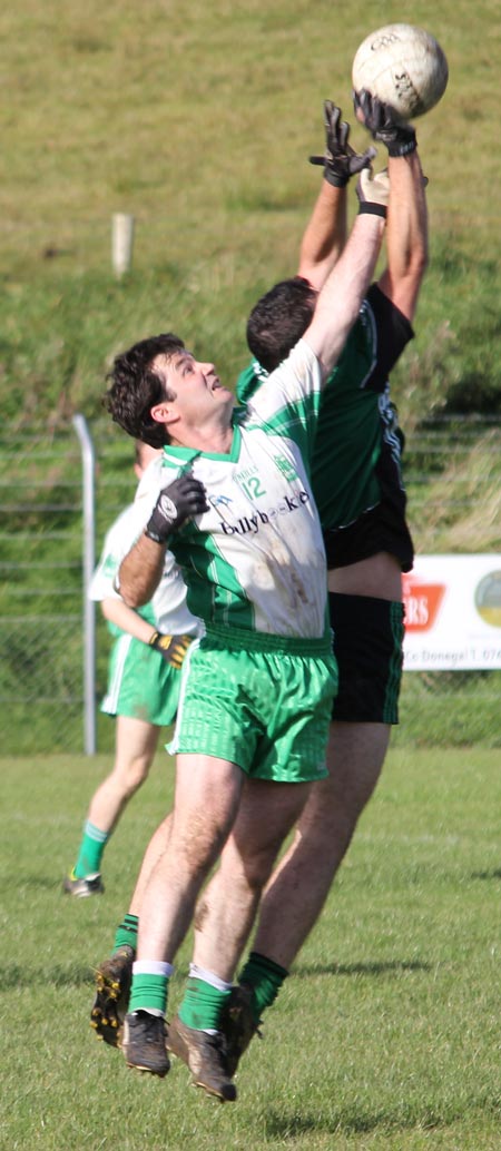 Action from the intermediate football championship match against Naomh Bríd.