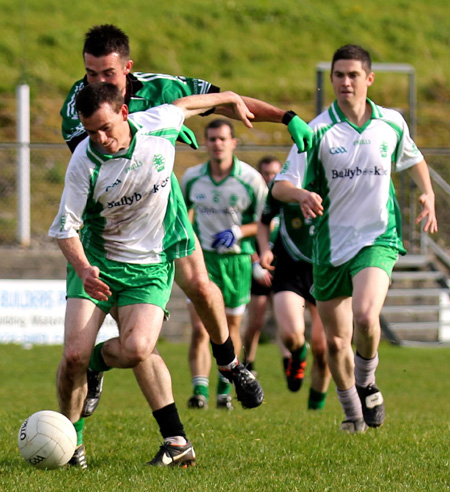 Action from the intermediate football championship match against Naomh Bríd.