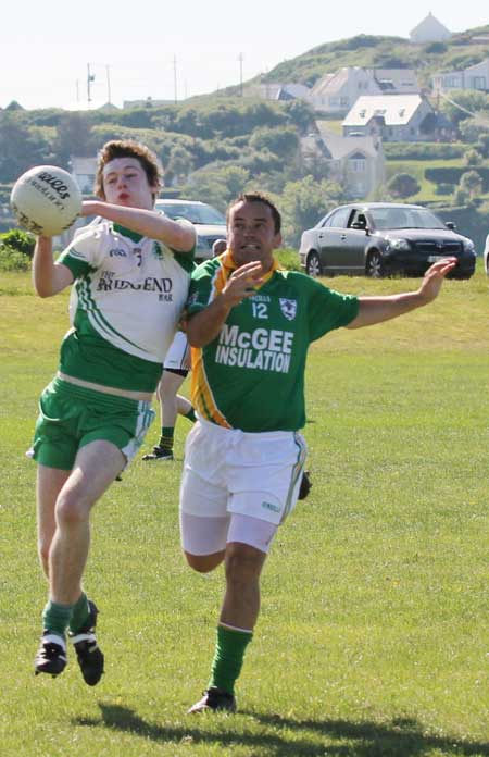 Action from the reserve division 3 senior game against Naomh Brd.