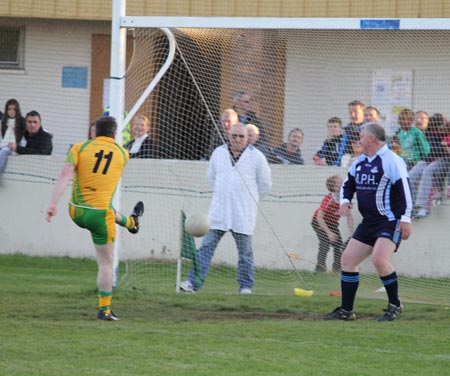 Action from 1992 rematch between Donegal and Dublin.