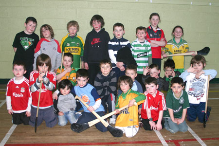 Group photo of under 8s and under 10s who took part in the Hurl-A-Thon on 28th March.