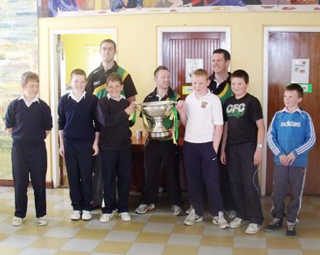 Aodh Ruadh under 14 players Garreth Sheerin, Shane McGrath, Jason Granaghan, Barry Kelly, Patick Horan and Ryan Ayres with the lads..