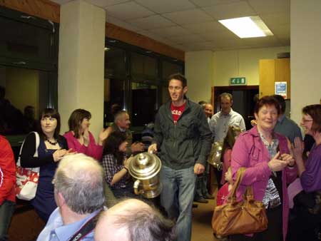 Michael Fennelly, Kilkenny's four-in-a-row captain, arriving in Ars Aodh Ruaidh with the Bob O'Keefe cup.