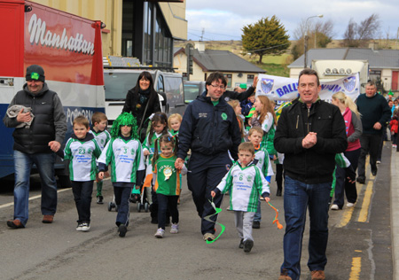 Aodh Ruadh take part in the 2013 Saint Patrick's Day parade.