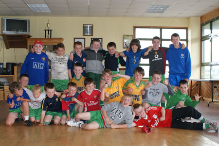 Some of the kids who took part in the 2009 Aodh Ruadh summer camp.